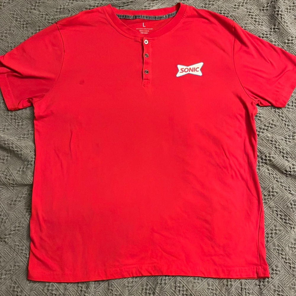 SONIC DRIVE IN T SHIRT. OTHER SIZES AVAILABLE. USED SHIRTS  Comfortable MATERIAL